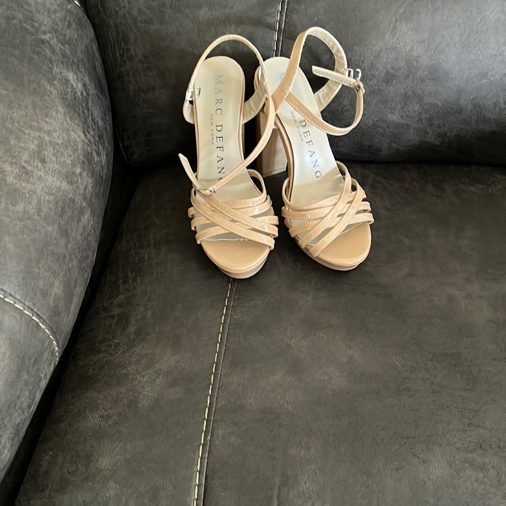 Marc defang  block high heels size 8 taupe